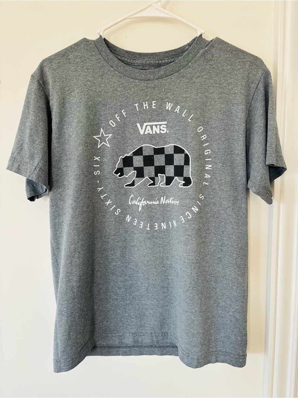 Men’s 'Off The Wall' Bear Graphic Tee